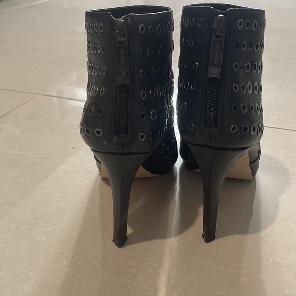 BCBG MAXAZRIA size 7 - Picture 2 of 4